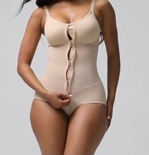 Load image into Gallery viewer, Women’s slimming body shaper (snaps and zipper )
